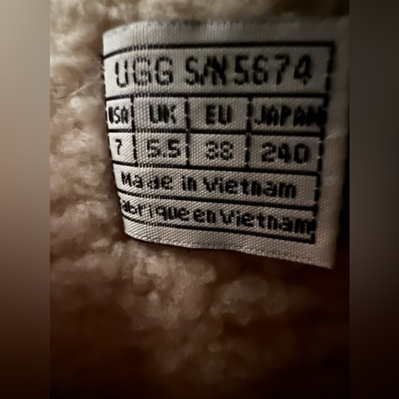 Ugg boots - Picture 3 of 5